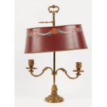 Lampe bouillotte en bronze doré rocaille de style Louis XV. L'abat jour, mobile avec [...]