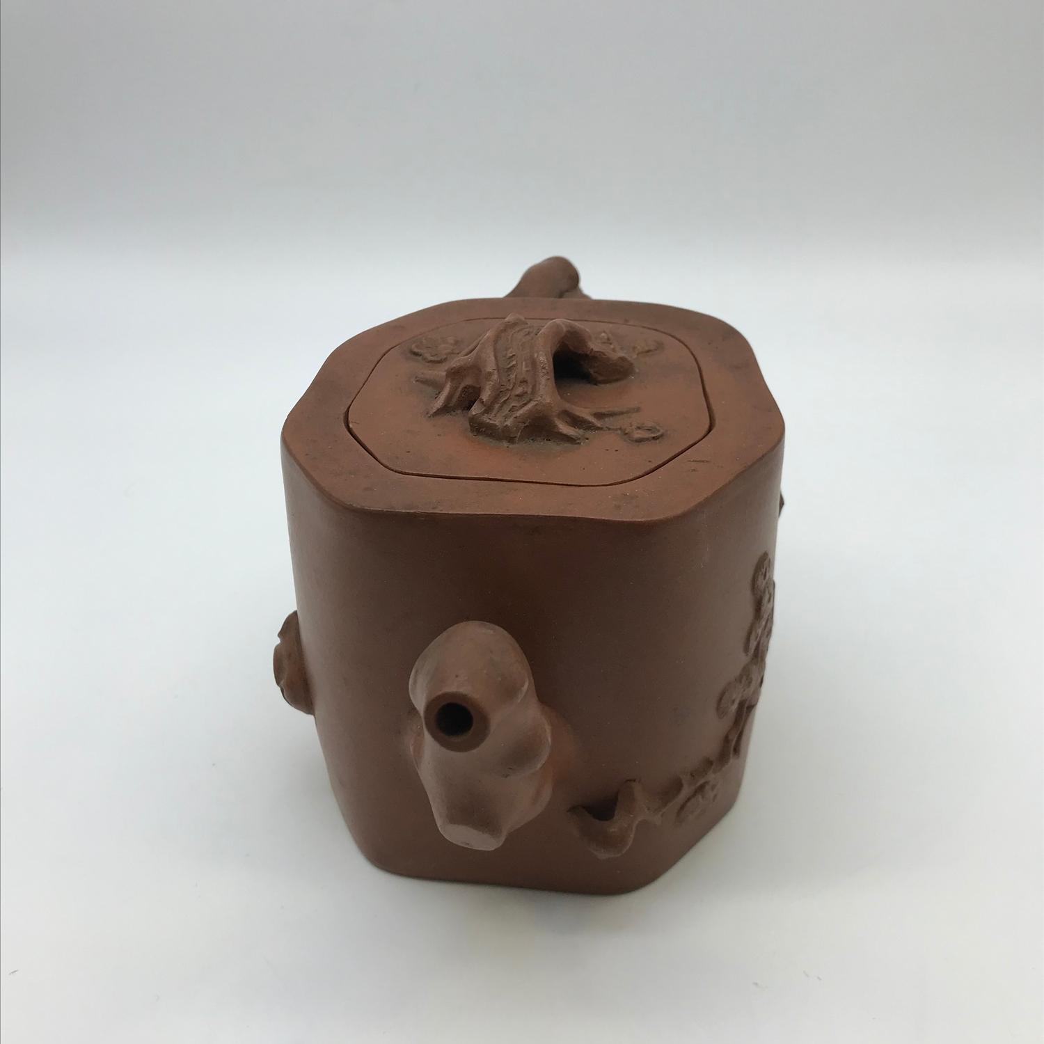 Antique Chinese Yixing clay pottery tea/ saki pot, detailed with bamboo, blossom and small mouse - Image 4 of 6