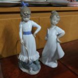 A lot of two Nao figurines, 24cm in height (tallest)
