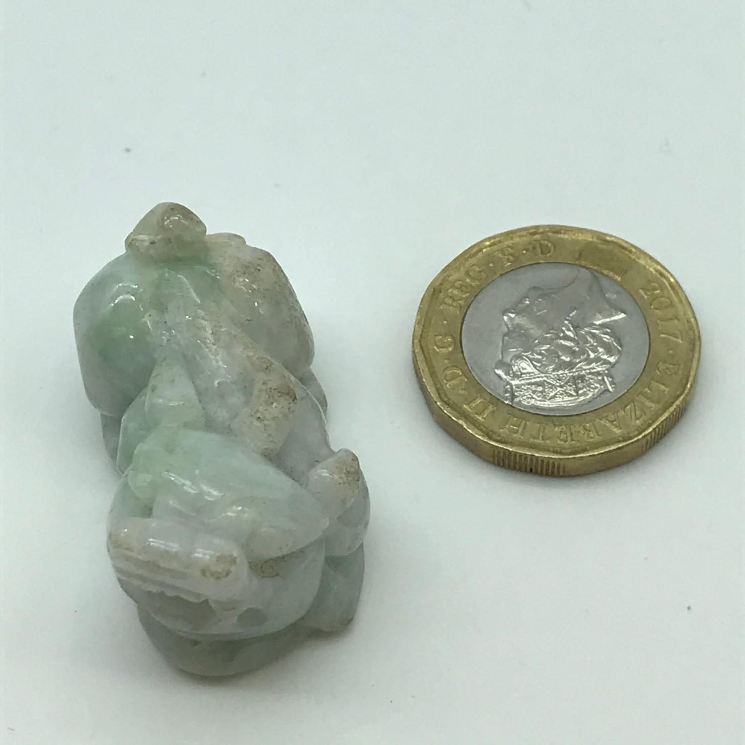 Antique Chinese hand carved jade foo dog sculpture [Measures 3.3 cm in length] - Image 4 of 4