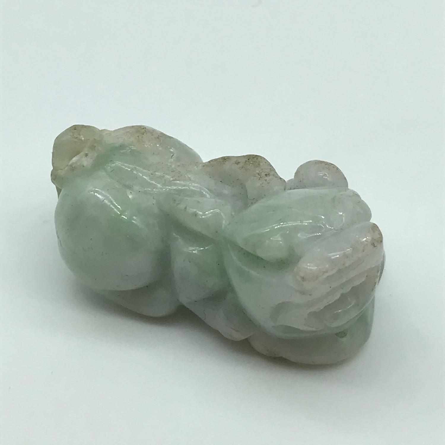 Antique Chinese hand carved jade foo dog sculpture [Measures 3.3 cm in length]