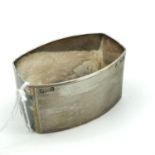 An Edinburgh silver napkin ring holder, Made by Brook & Son, dated 1933. Weighs 35.9grams