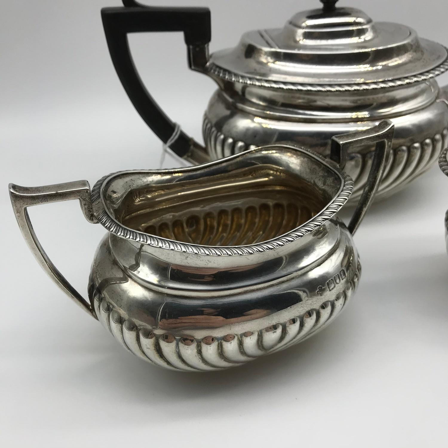 A London silver three piece tea set made by Horace Woodward & Co Ltd, dated 1906. [weighs 683grams] - Image 3 of 8
