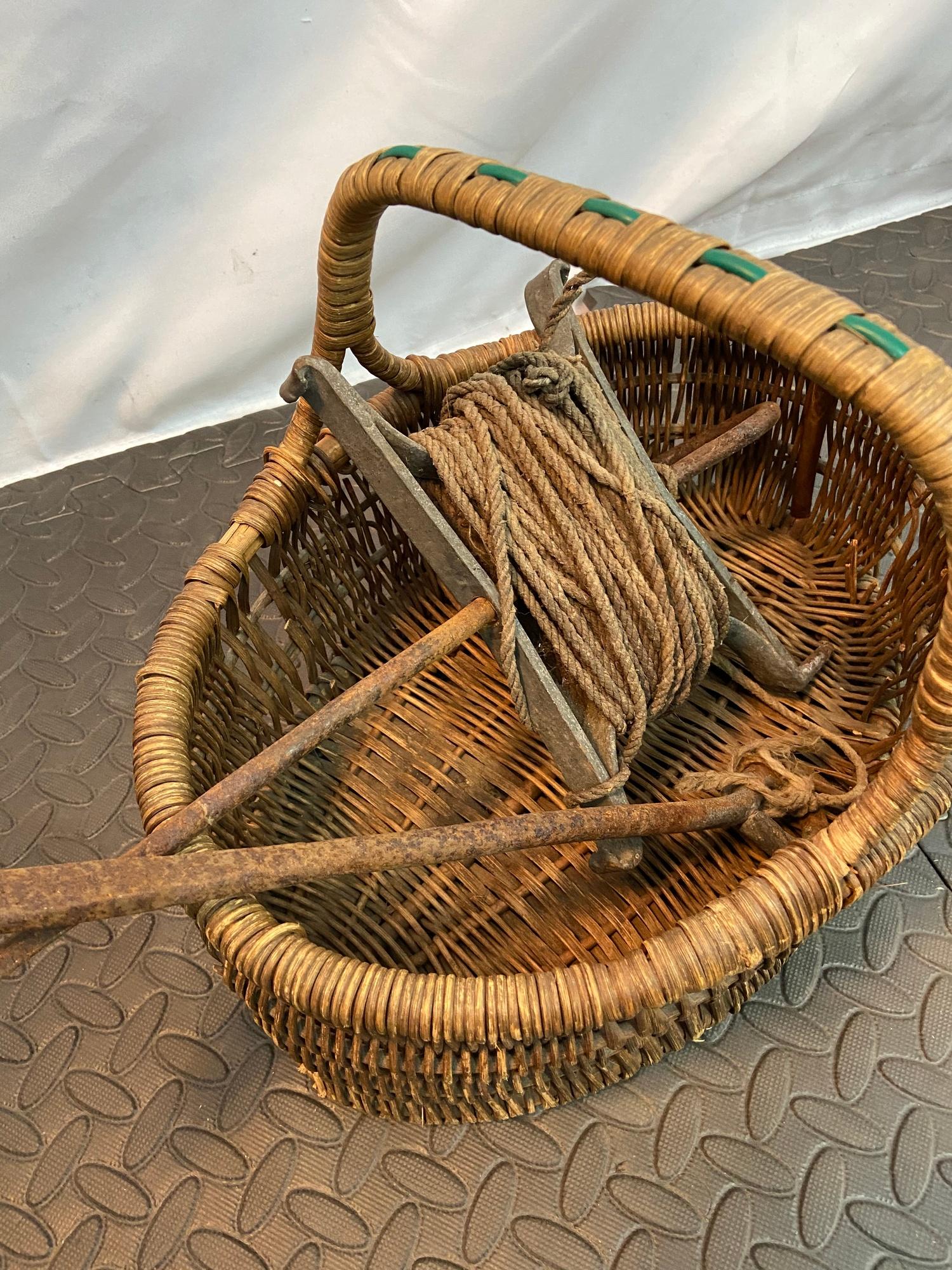 Old antique garden liner and vintage weaved basket. - Image 2 of 2