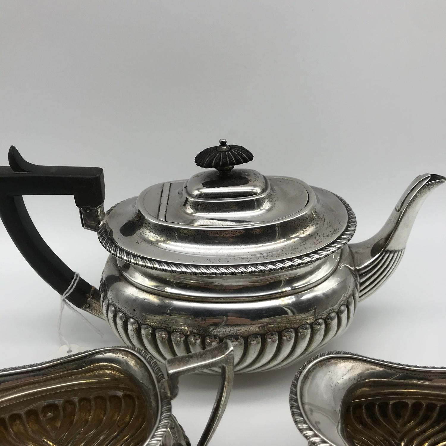 A London silver three piece tea set made by Horace Woodward & Co Ltd, dated 1906. [weighs 683grams] - Image 2 of 8