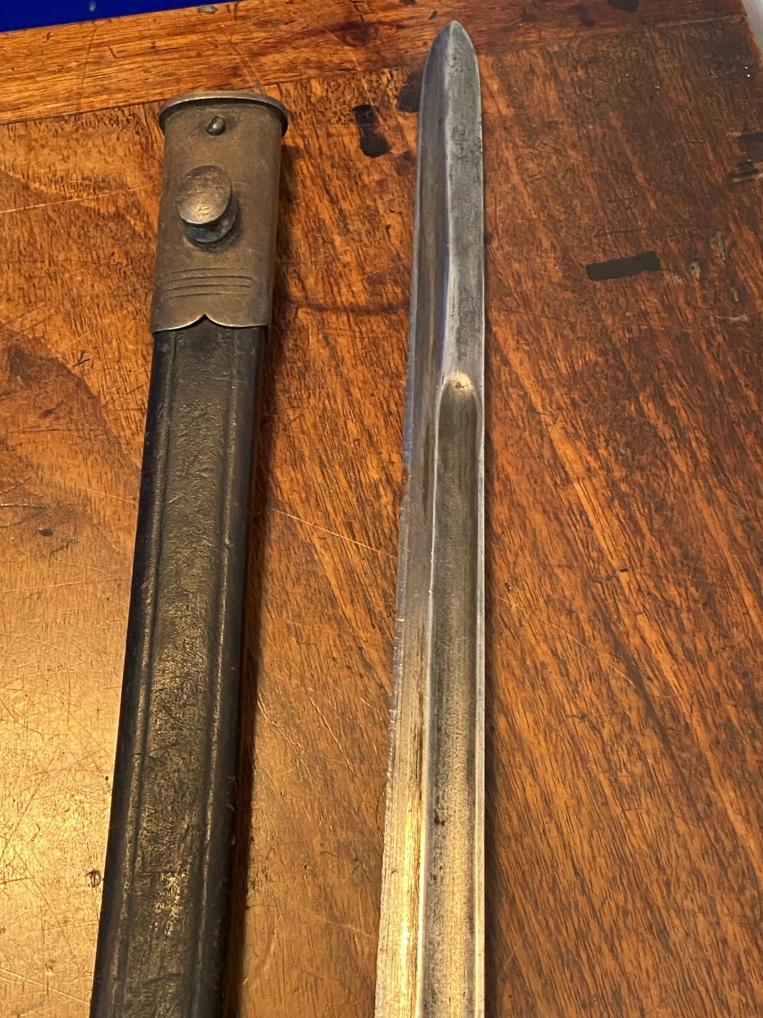 Model 1890 Turkish Mauser Bayonet with scabbard. Stamped with Turkish writing to the hilt of the - Image 9 of 11