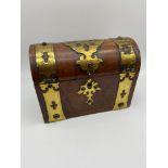 A 19th century Burr walnut and brass tea caddy box. Comes with two lids. Measures 17x23x12cm