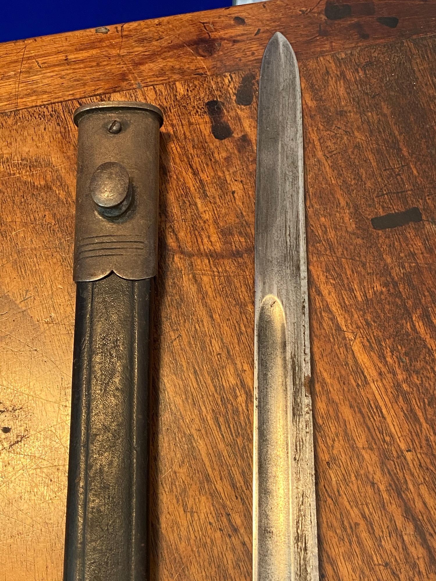 Model 1890 Turkish Mauser Bayonet with scabbard. Stamped with Turkish writing to the hilt of the - Image 5 of 11