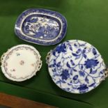 A Victorian Blue and white Chinese design meat serving platter, A Victorian blue and white floral
