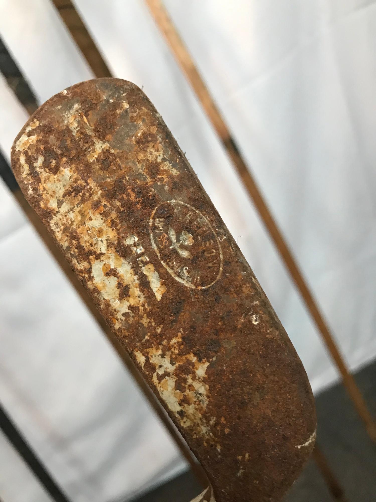 A Large collection of vintage Hickory Shaft golf clubs. Includes makes such as J.G.SMITH, Cann & - Image 13 of 18