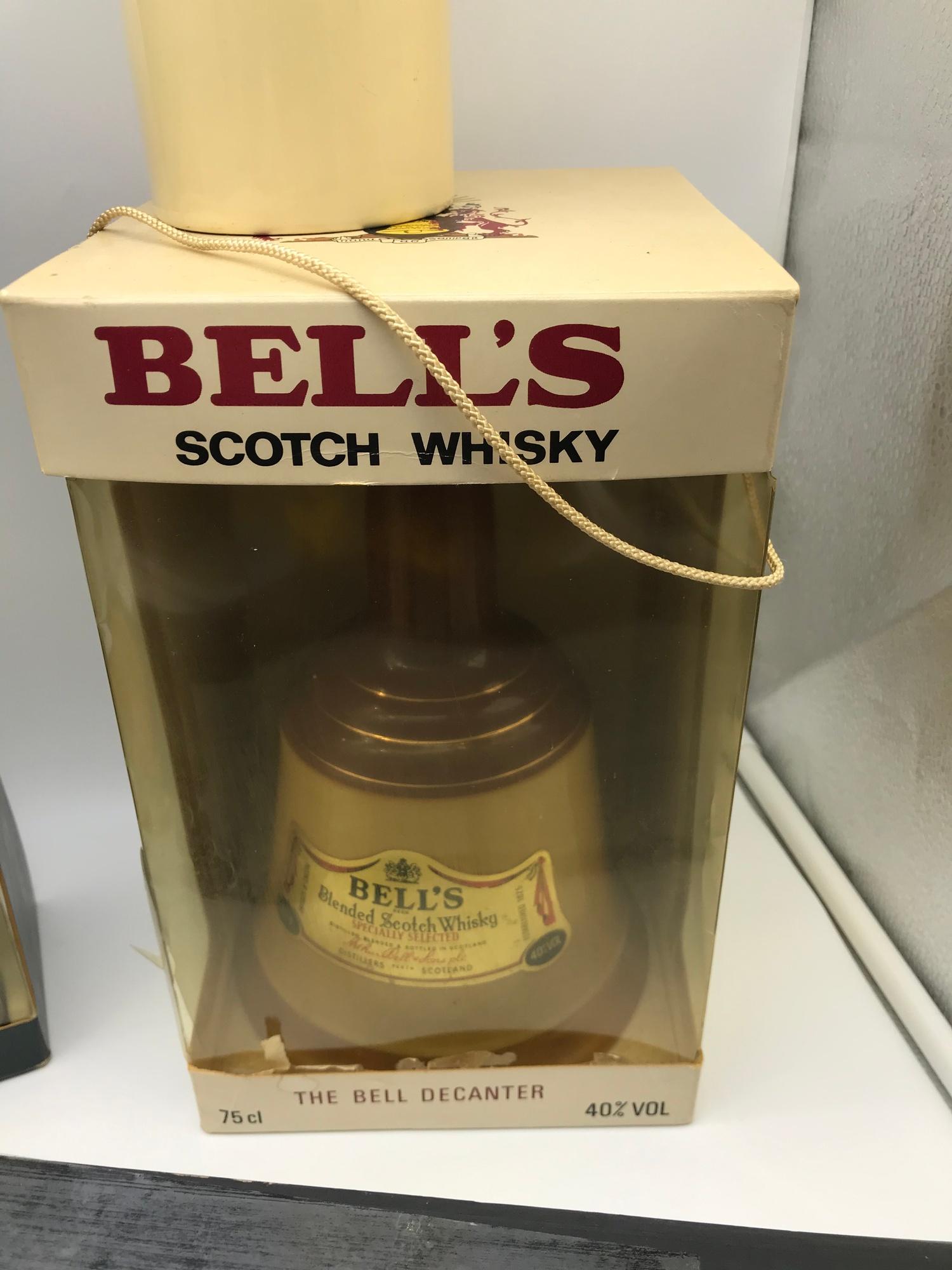 A Lot of vintage whiskies to include Boxed Bell's Scotch Whisky decanter, full and sealed, - Image 5 of 6