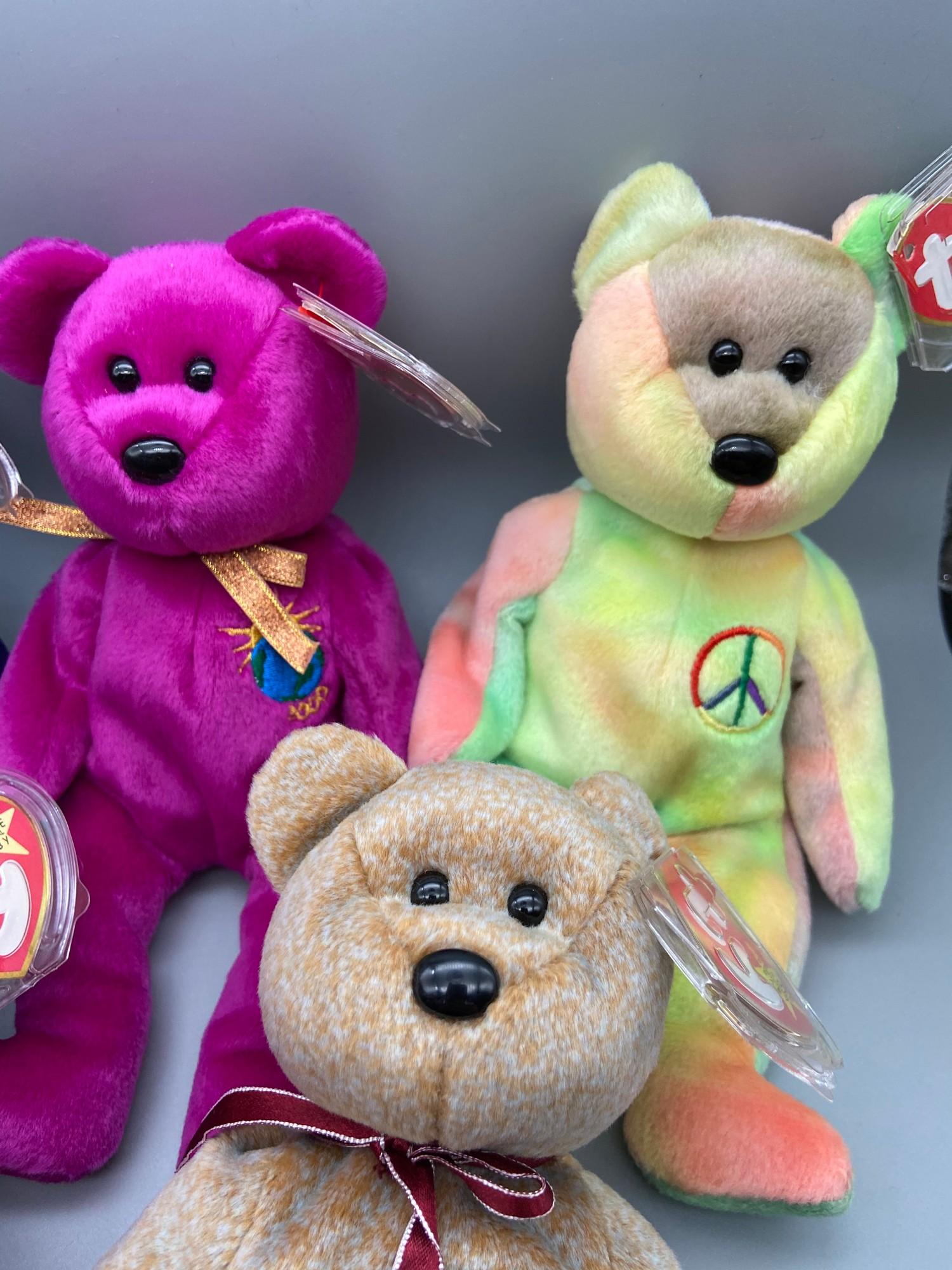 A Lot of 5 Collectable TY beanie baby bears which includes 1999 Signature Bear, Valentina, Peace, - Image 3 of 4