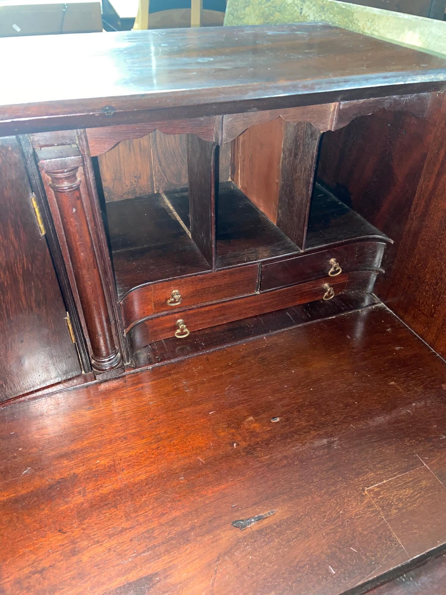 A Georgian writing bureau designed with fitted drawer interior. Comes with original brass handles. - Image 3 of 5