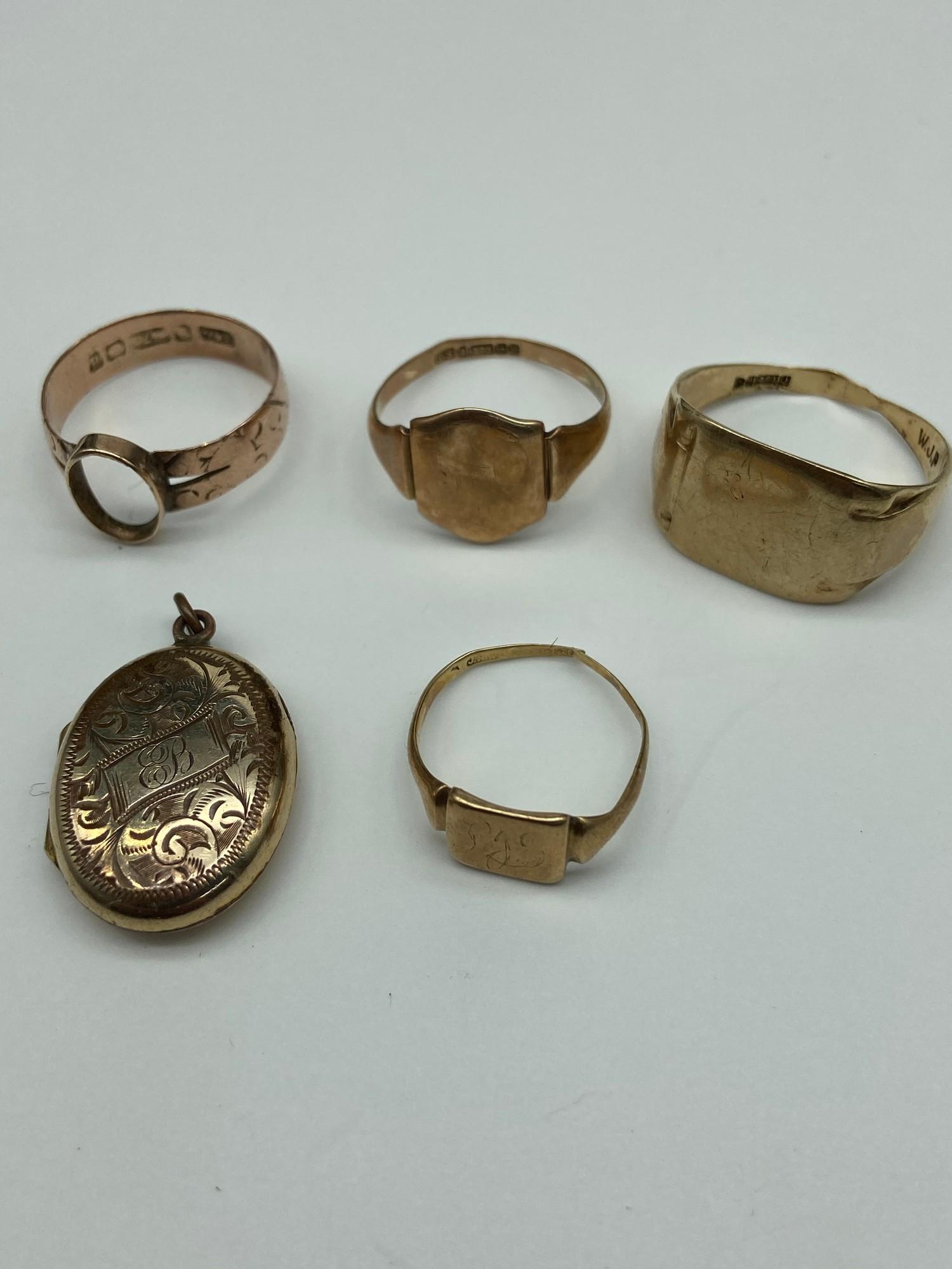 A Lot of three antique 9ct gold signet rings, 9ct gold ring [missing stone] and a gold filled