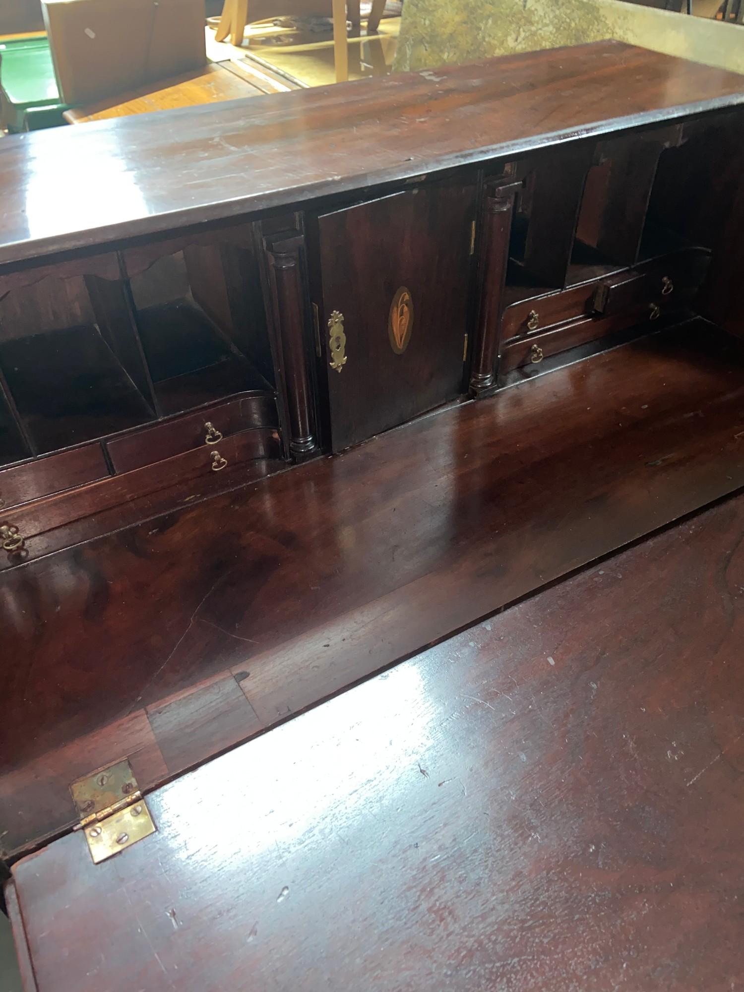 A Georgian writing bureau designed with fitted drawer interior. Comes with original brass handles. - Image 2 of 5