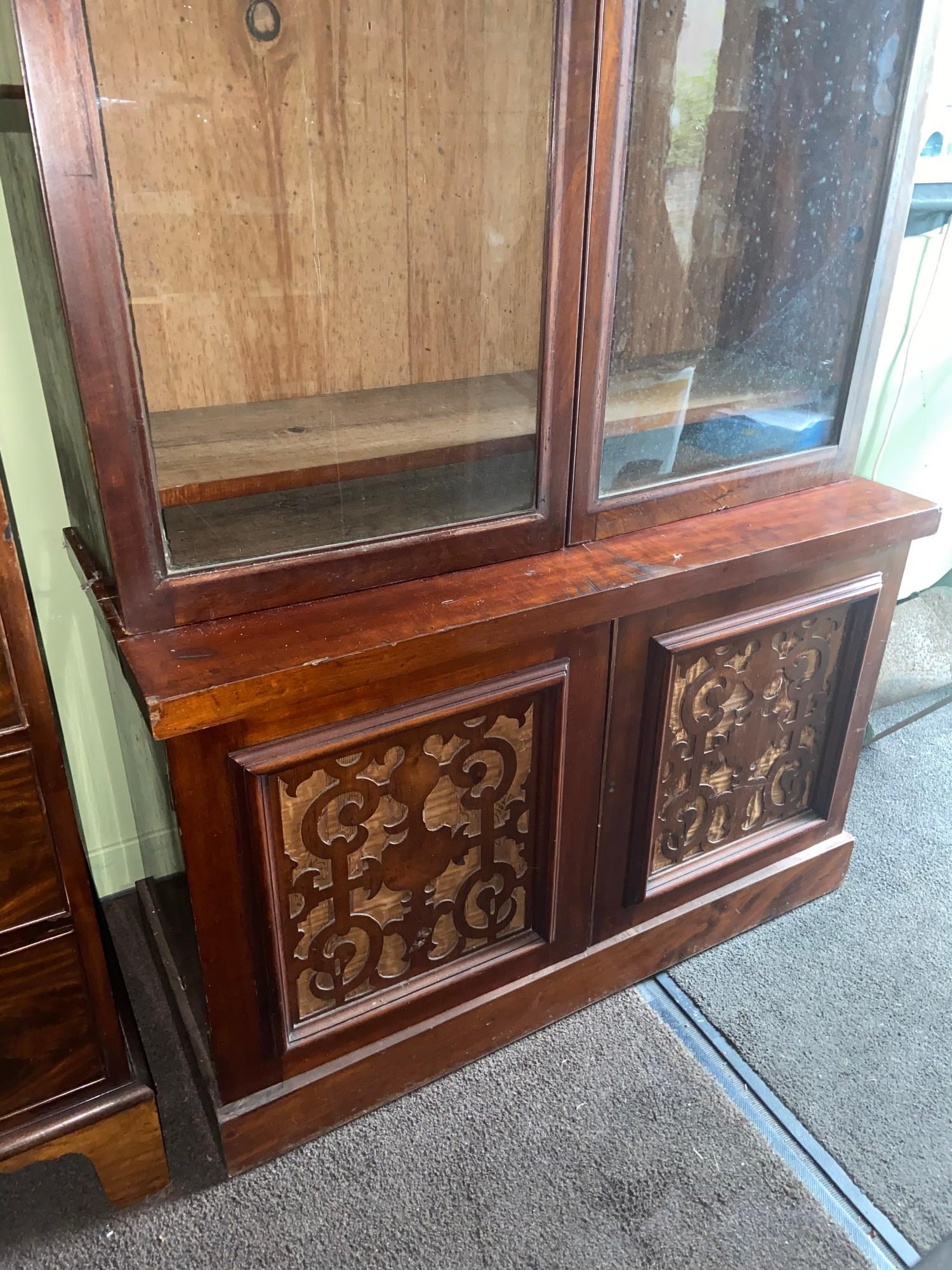 A Victorian Mahogany two piece library bookcase. Designed with glass double doors. - Image 4 of 4