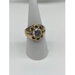 A Gents Antique 9ct gold ring set with a large clear glass stone. [7.21 grams] [Ring size N]