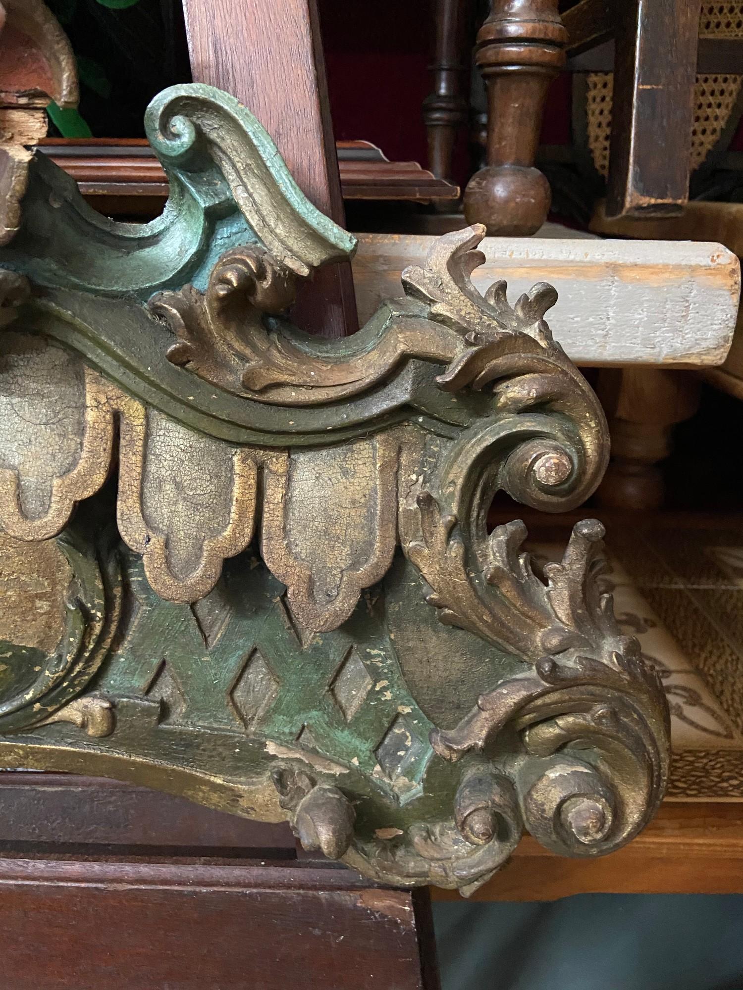 A 17th century hand carved wooden finial panel showing signs of original paint work. Centre panel - Image 4 of 6