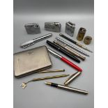 A Collection of vintage pens which includes various fountain pens and revolving pencils. The lot