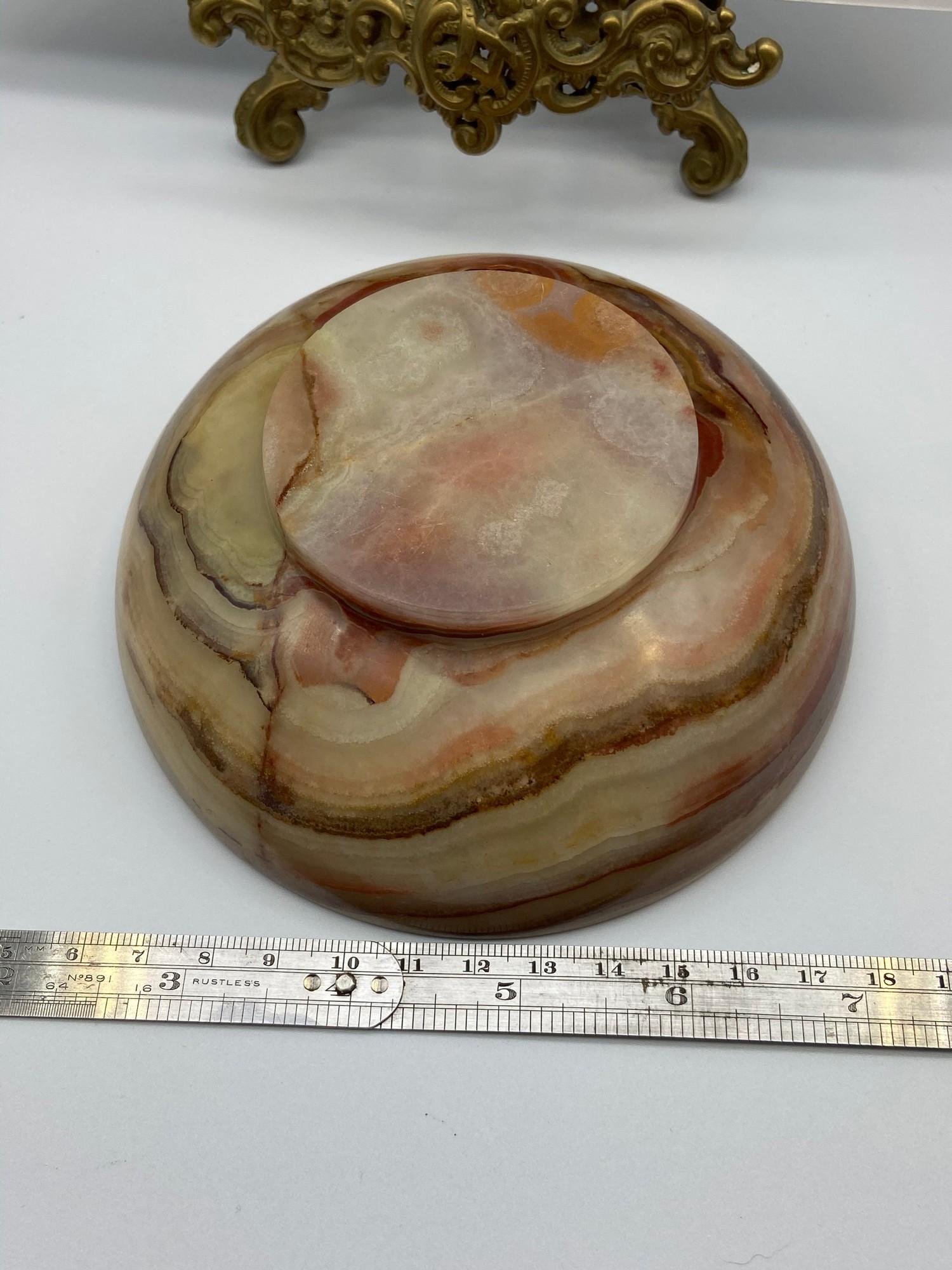 A 19th century Chinese Agate/ Onyx serving bowl. [4.5x12.8x12.8cm] - Bild 4 aus 7