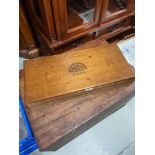 A Vintage H. UPMANN HABANA Cigar humidor style box. 10x60x28cm