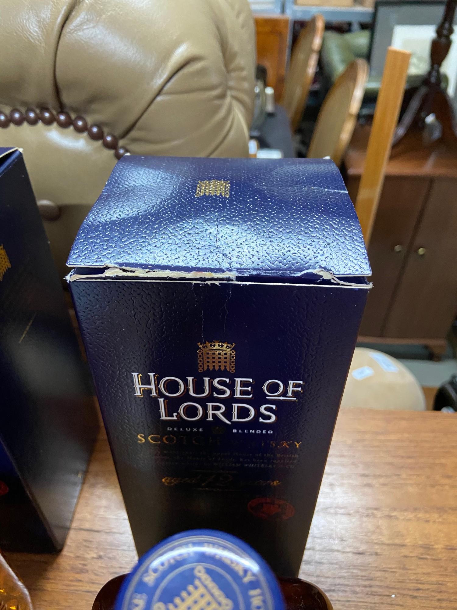 House of Lords Deluxe Blended Scotch Whisky aged 12 years, Full, sealed & Boxed - Image 2 of 2
