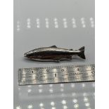 A 925 Silver salmon design brooch [4cm in length]