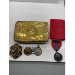 WW1 Christmas 1914 tin [A/F] together with 3 Yellow metal military mourning brooches together with