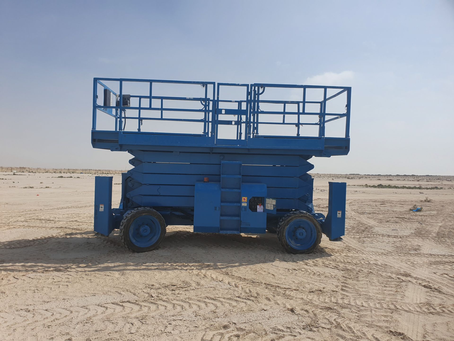 Genie, Model GS5390 17m All Terrain Scissor Lift, YOM 2001 - Bild 3 aus 4