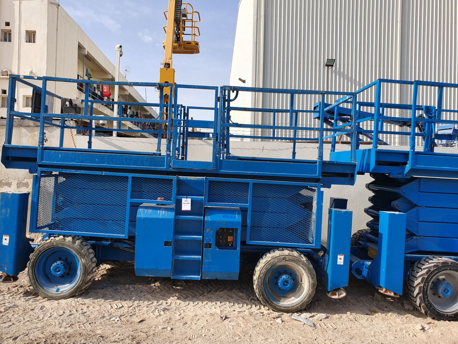 Genie, Model GS4390 15m All Terrain Scissor Lift, YOM 2001 - Bild 3 aus 3