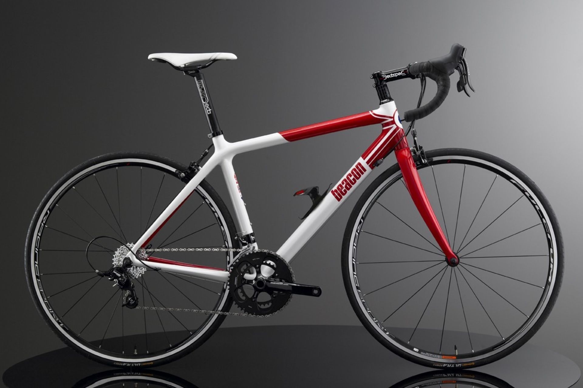 1 x Beacon Model BF-60, Size 440, Carbon Fibre Bike Frame in White & Red . - Image 2 of 3