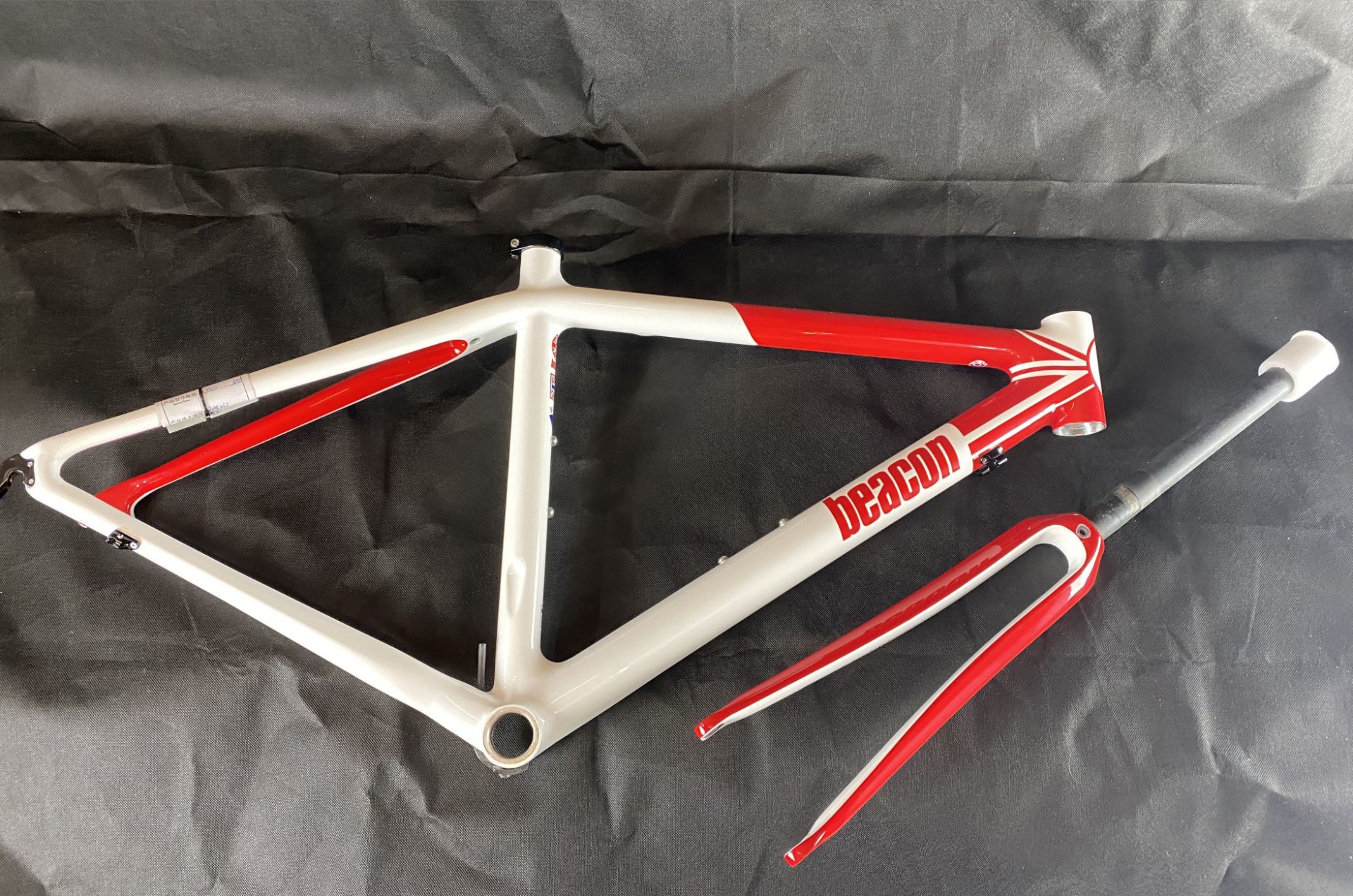 1 x Beacon Model BF-60, Size Small, Carbon Fibre Bike Frame in White & Red .