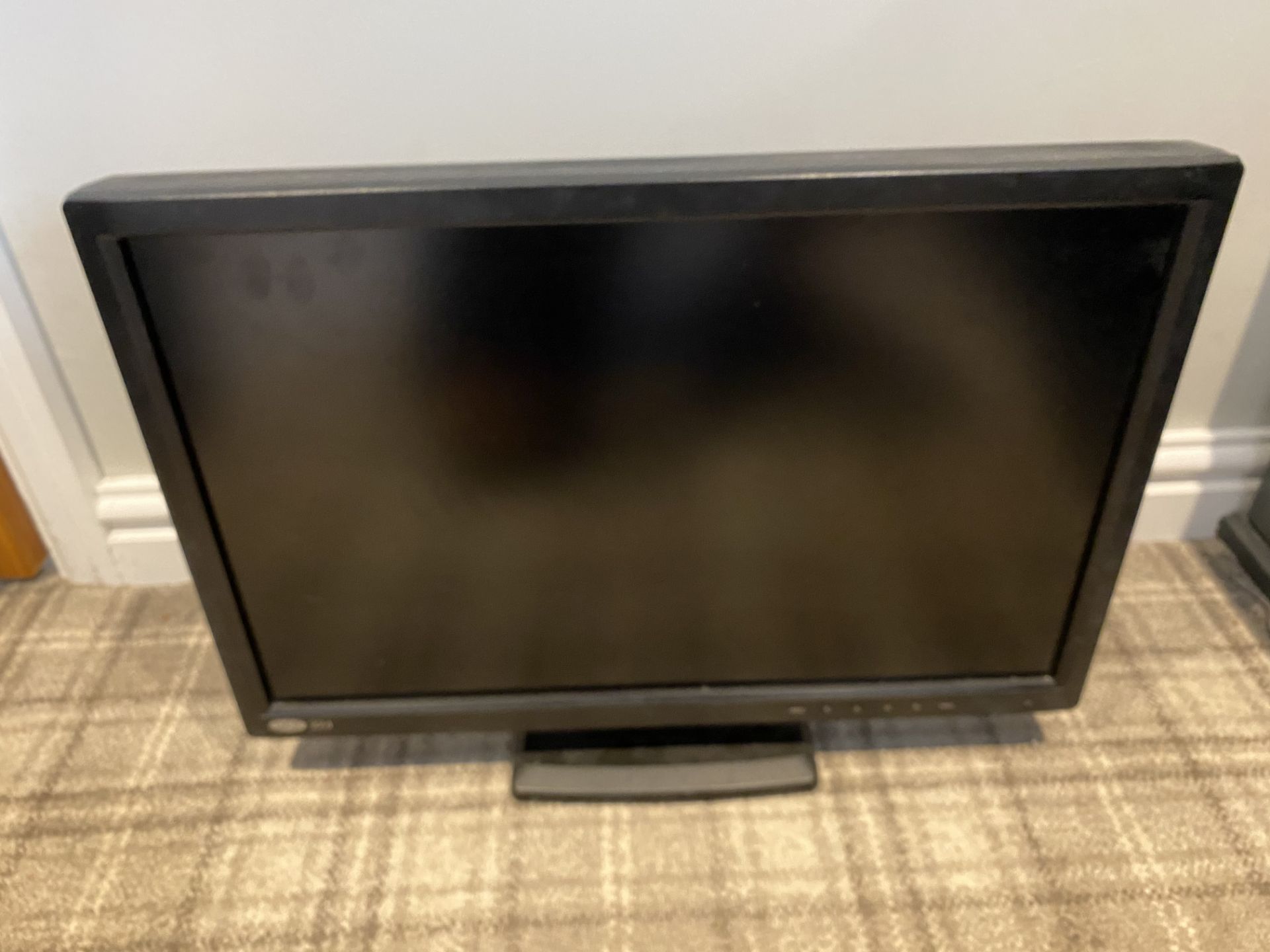 Lacie 324 24" LCD Monitor
