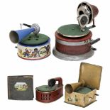 4 Toy Gramophones, c. 19301) "Nirona", German gramophone by Nirona-Werke Nier & Ehmer, Beierfeld.