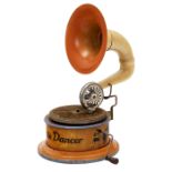 Sehr seltenes Spielzeug-Grammophon "Little Dancer", um 1920