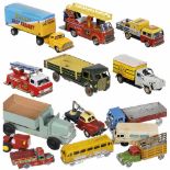 Lastkraftwagen und Feuerwehrautos, um 1955-70