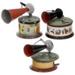 3 kleine Spielzeug-Grammophone, um 1925