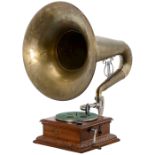 Mammut-Grammophon mit Schwanenhals-Trichter, um 1910