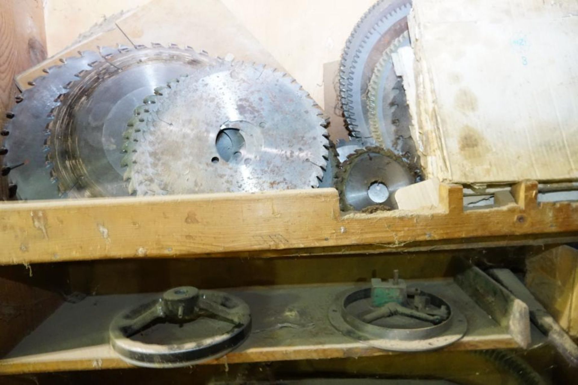 Ripsaw Blades and Shelf - Image 4 of 4