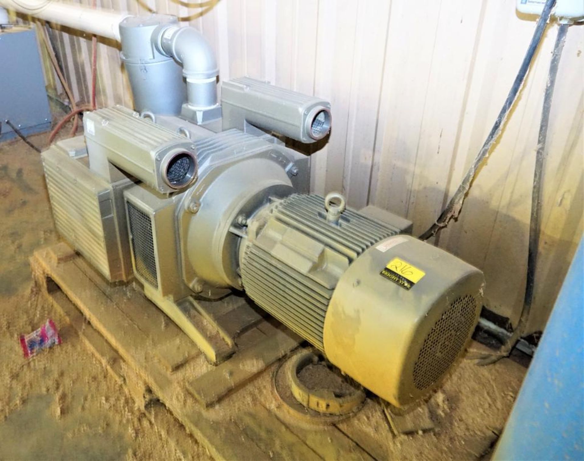 Becker Vacuum Pump - Image 2 of 4