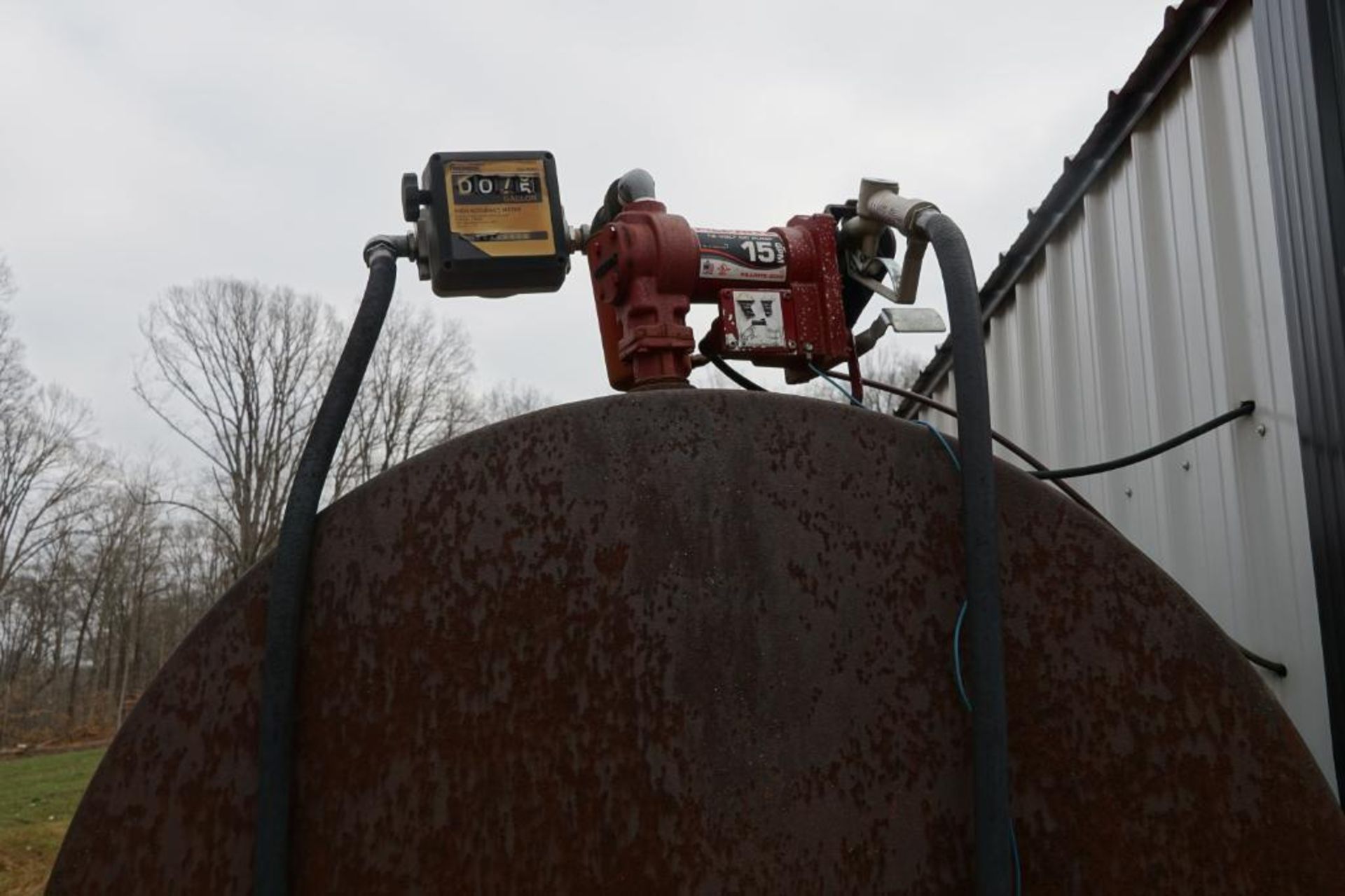500 Gallon Fuel Tank With 12 V 15 Gal. Per Minute Pump* - Image 3 of 3