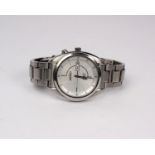 A gents vintage Seiko Kinetic Stainless steel 100m wristwatch with date and day aperture.