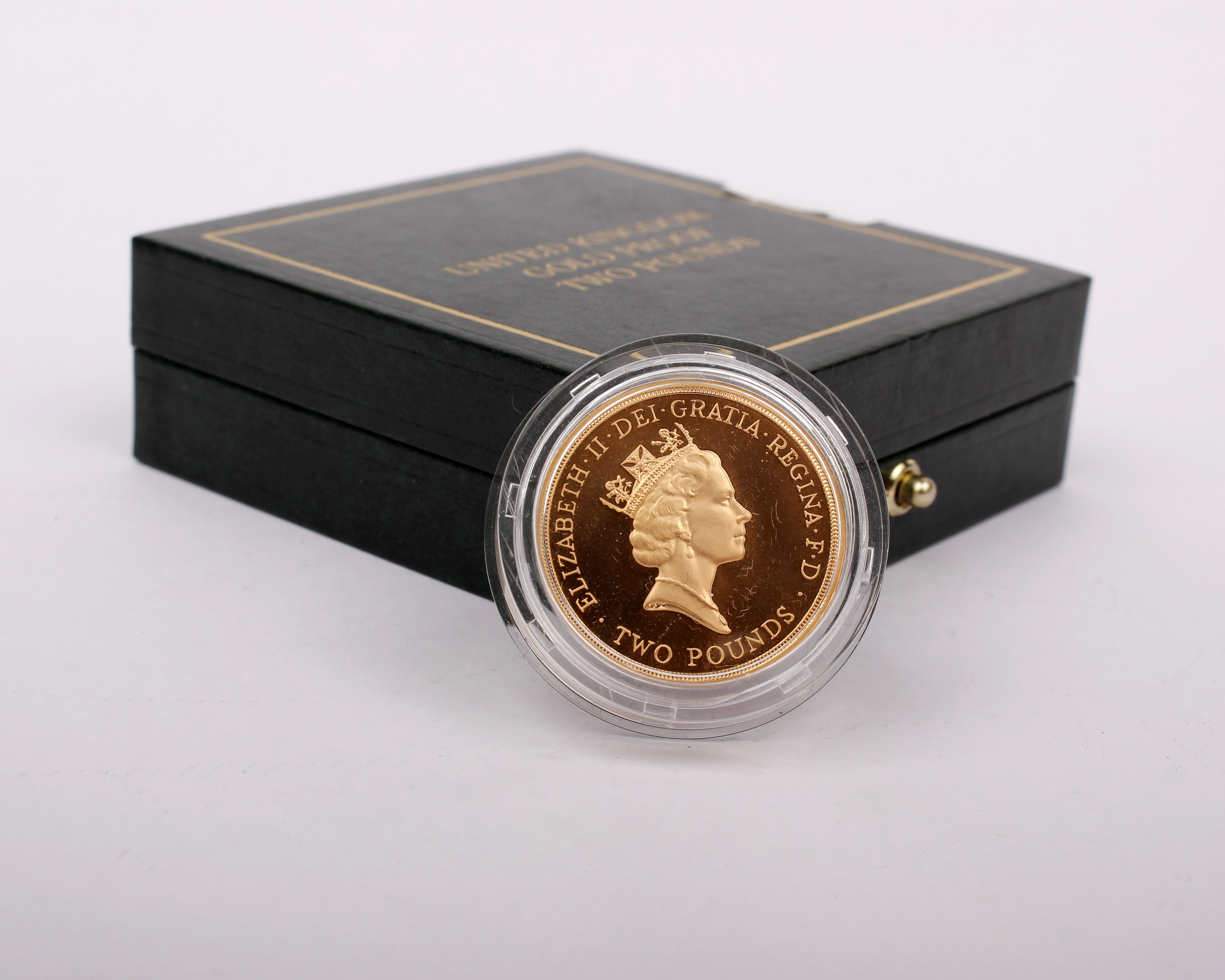 A Gold Two Pounds 1995 Peace Dove Proof S.K5 FDC in the Royal Mint box of issue with certificate