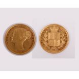 An 1885 S GOLD Sovereign Victoria SydneyQueen on the left Rev: legend Shield within two branches