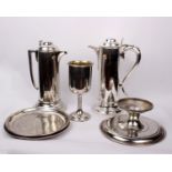 A collection of plated wares to include two tankards plus other items (6)