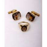14ct gold smoky quartz gentleman's signet ring and matching cufflinks. Ring size N 21g gross.