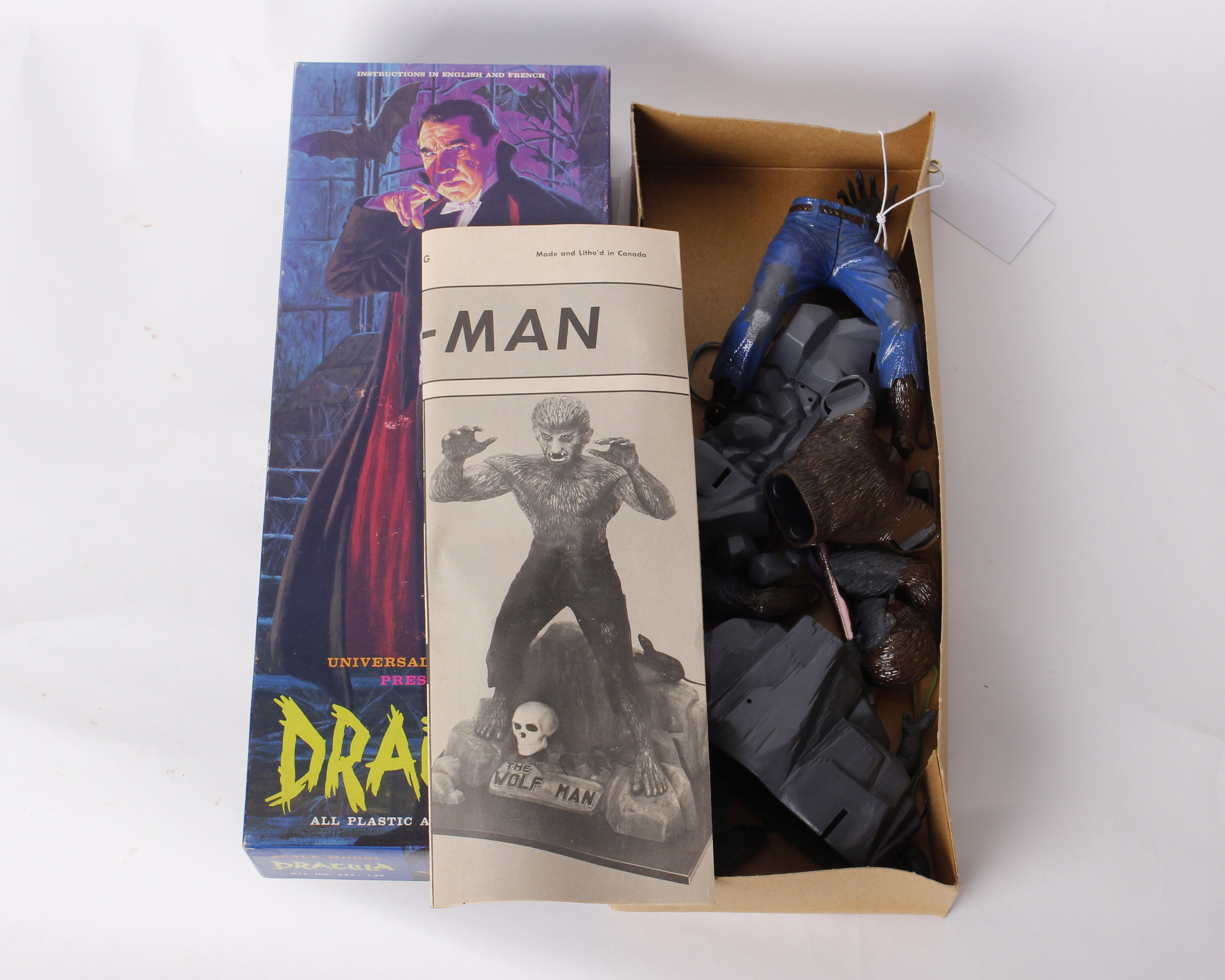 Universal Studios All Plastic Assembly Kit for Dracula and Wolf Man by Aurora. Original toys from - Image 2 of 3