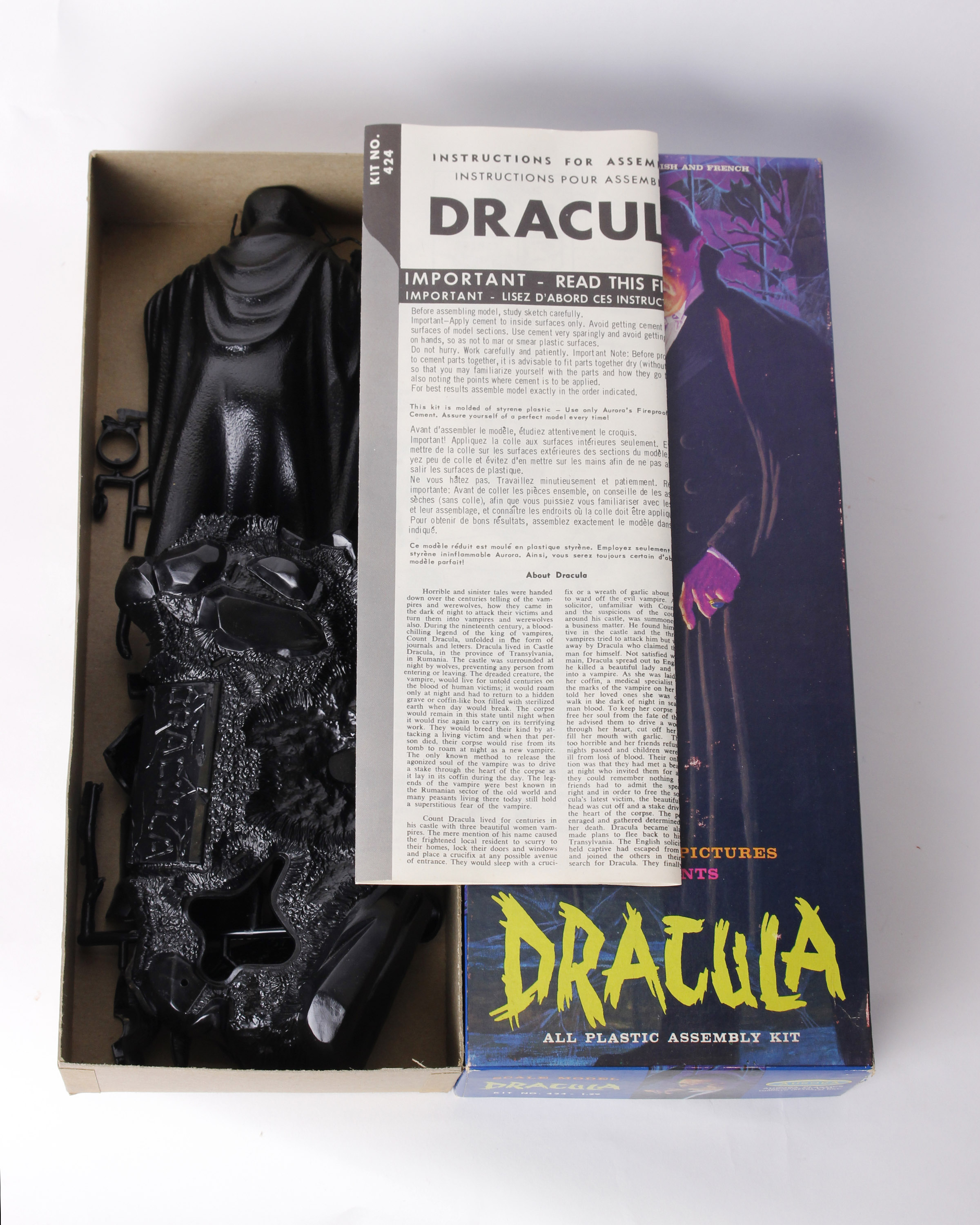 Universal Studios All Plastic Assembly Kit for Dracula and Wolf Man by Aurora. Original toys from - Image 3 of 3