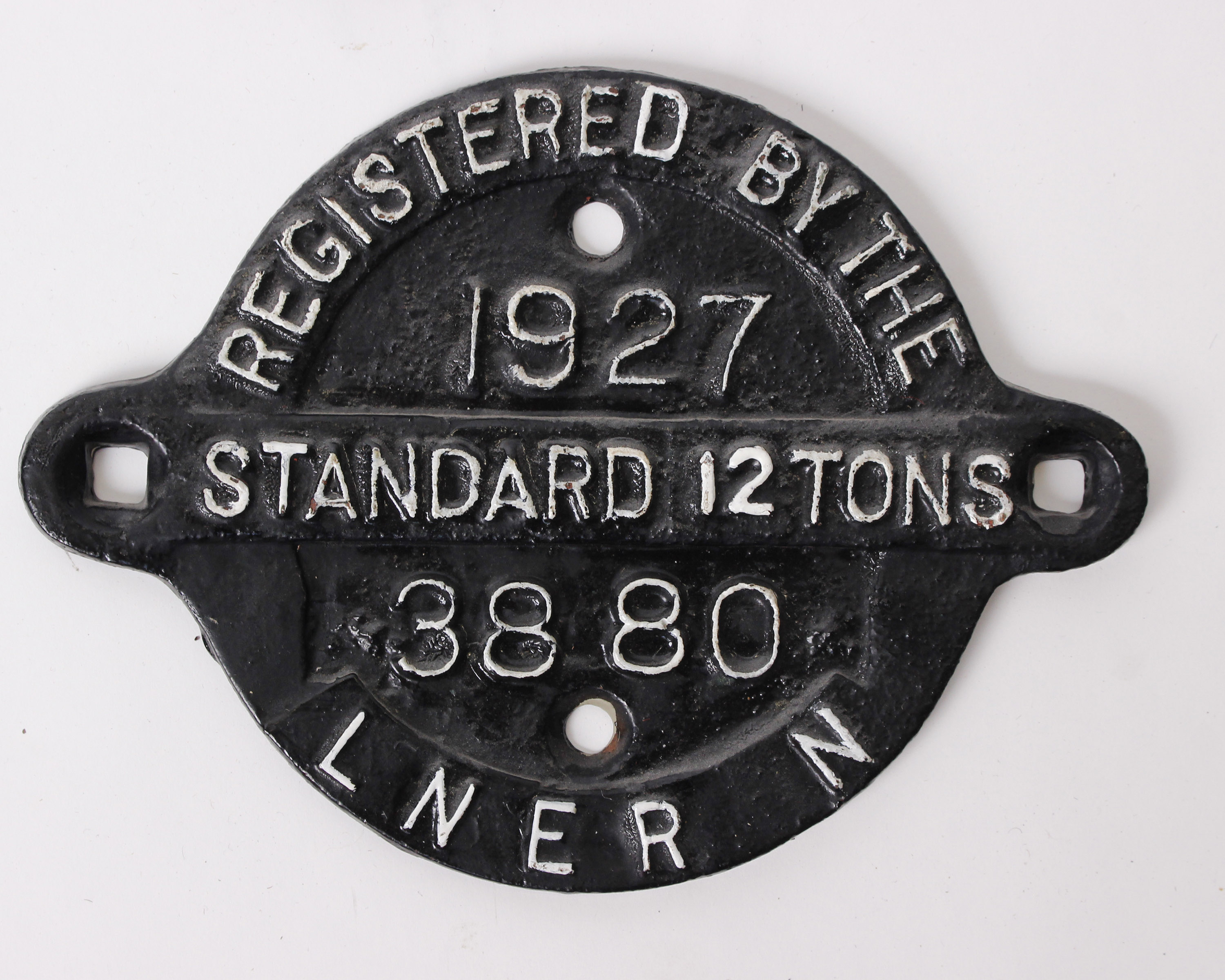 A collection of cast iron signs and plaques from L.M.S and Great Western Railway. To include - Bild 5 aus 5