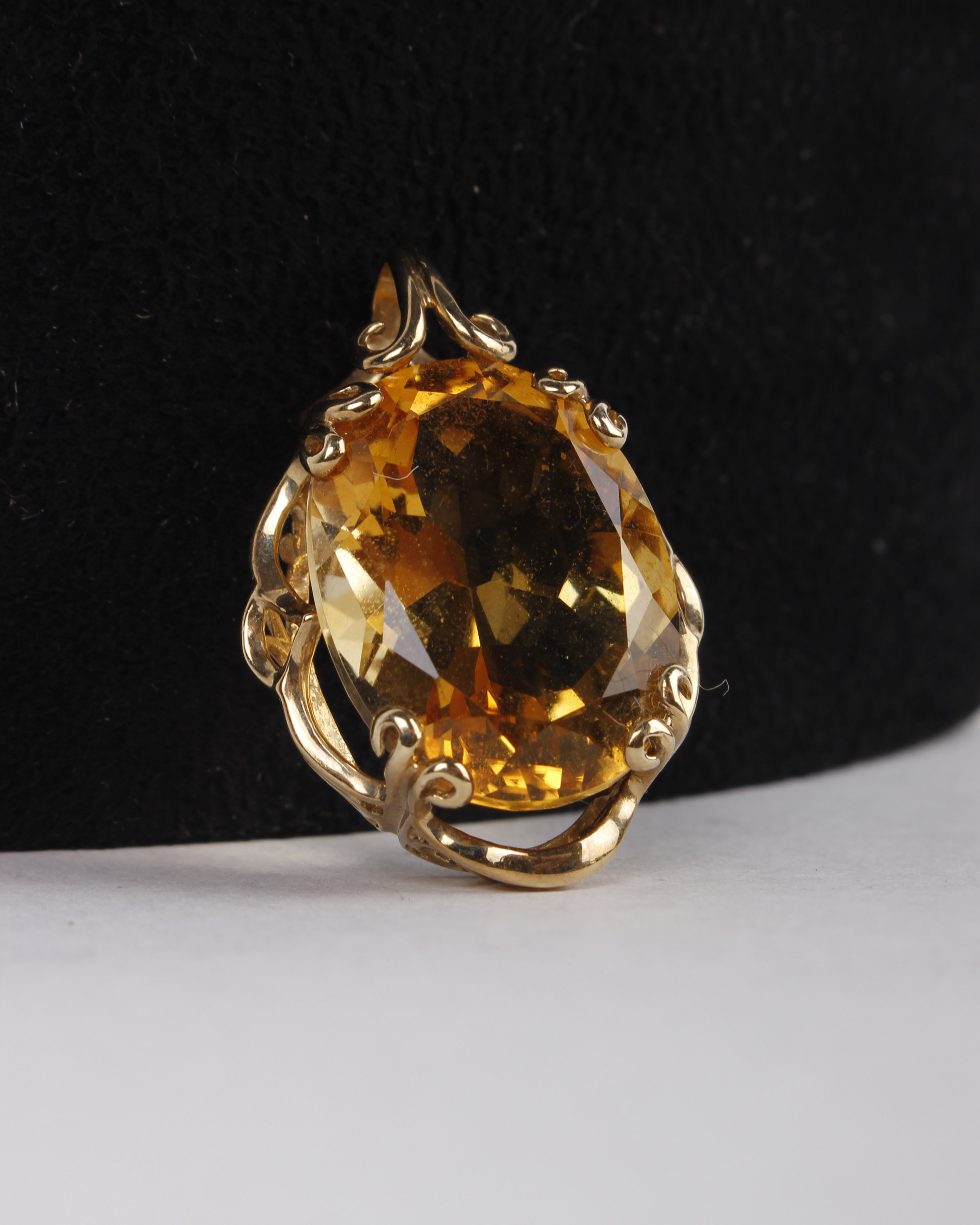 A 9 carat gold amethyst pendant - Image 2 of 2